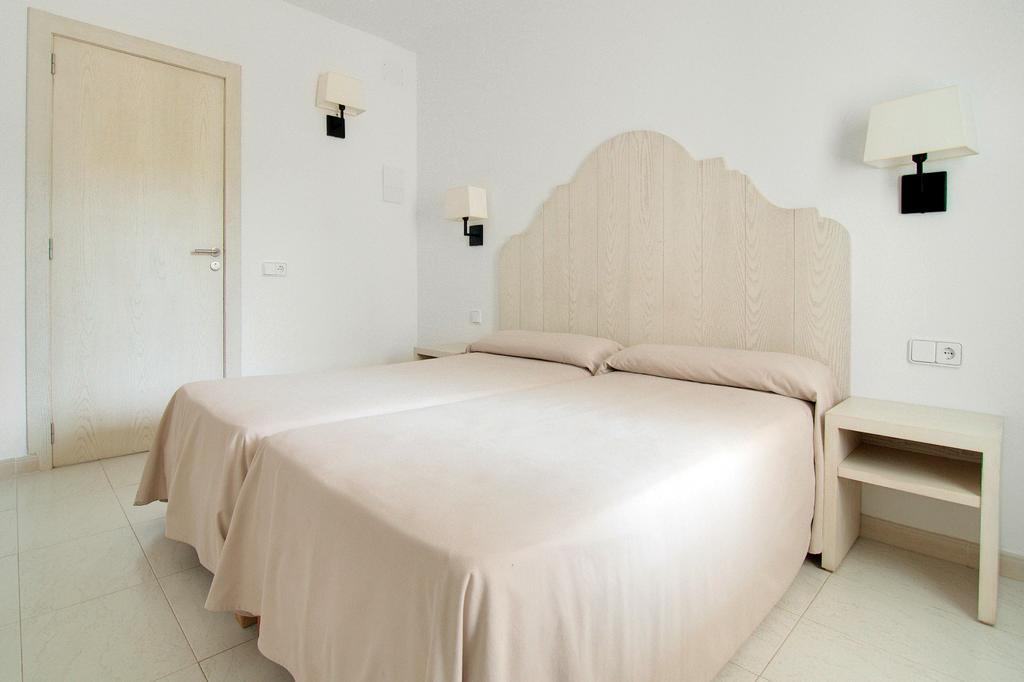 Hostal Capri Es Pujols Room photo