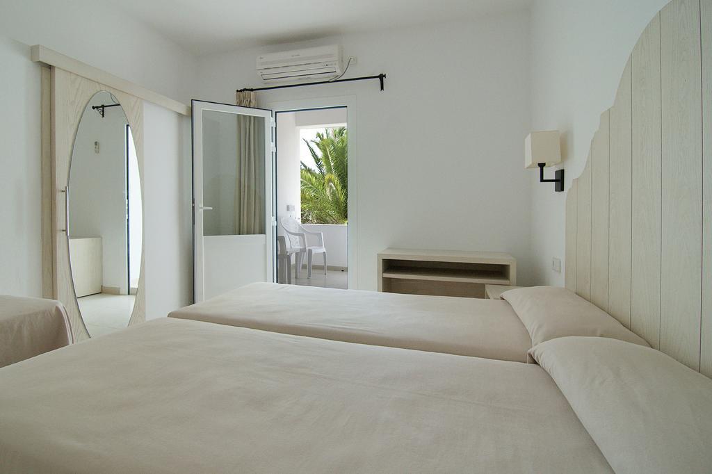 Hostal Capri Es Pujols Room photo
